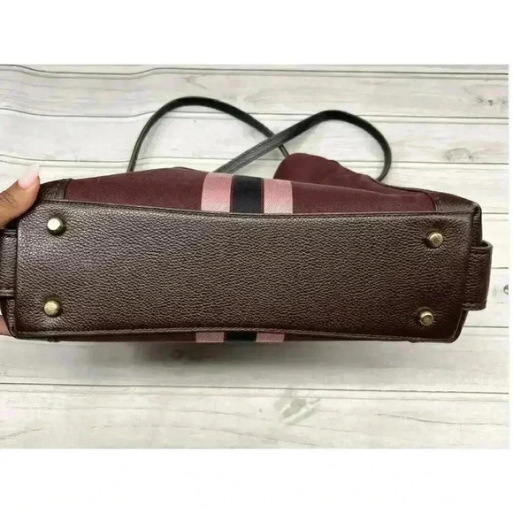 COACH Horse & Carriage Jacquard Edie 31 Shoulder Bag 69815 stripe Oxblood Maroon - Picture 3 of 4